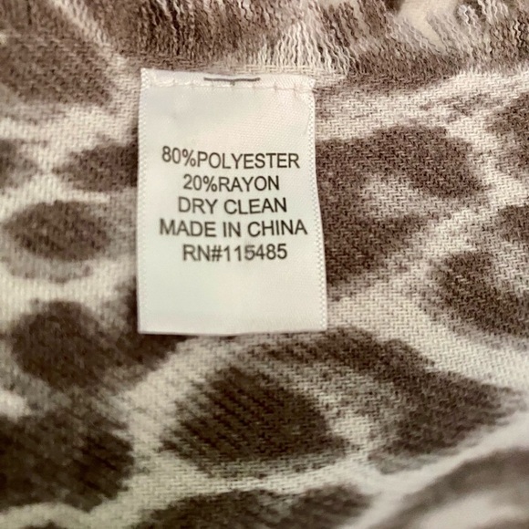 Stylish Leopard Print Scarf/Shawl - Picture 6 of 6